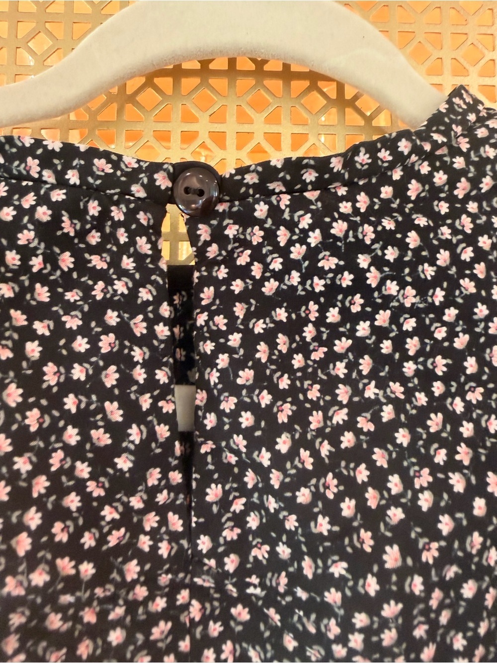 Tish Cox Medium Black Long-Sleeve pink micro Floral print! EUC! 100% cotton - Picture 7 of 7